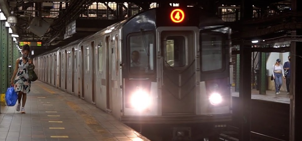 Adolescentes en El Bronx penetran a cabina tren 4 en marcha y con pasajeros