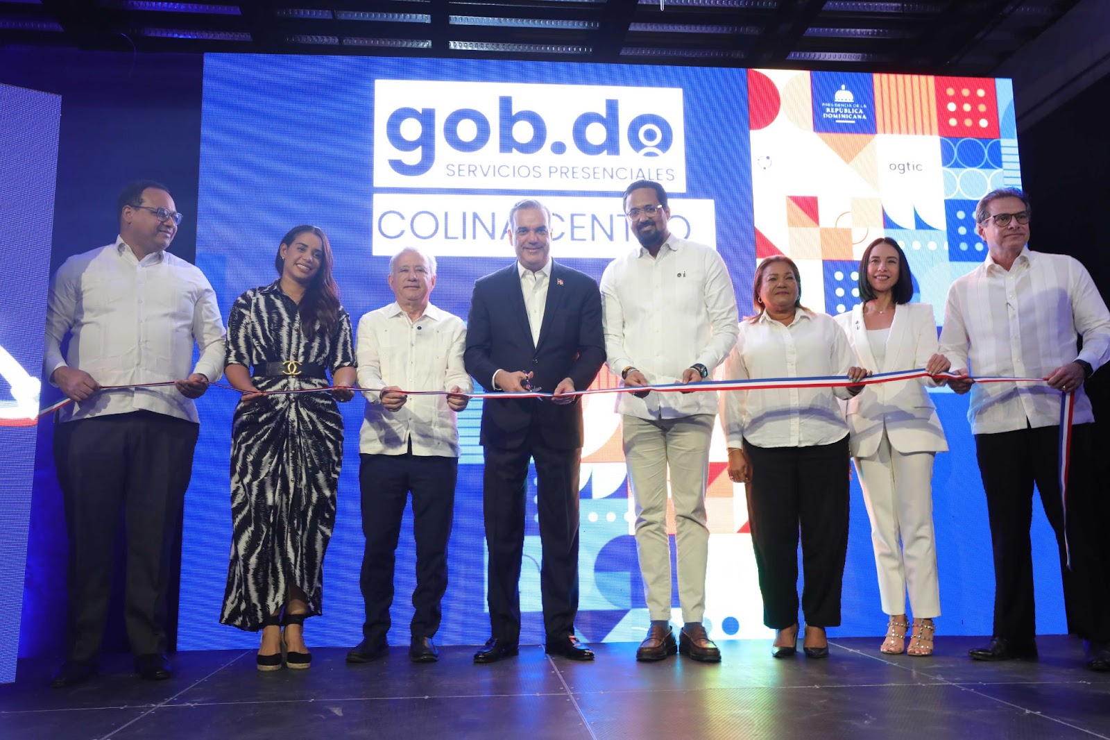 Presidente Luis Abinader inaugura un nuevo Punto GOB en Santo Domingo Norte