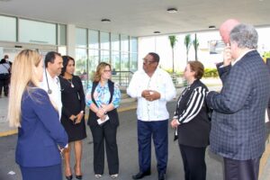 El SRSM y hospitales Hugo Mendoza y Yolentino Dipp reciben misión de EEUU en visita de intercambio 9e5a74e7 f45e 4074 98d0 13c0074f3dbc 300x200