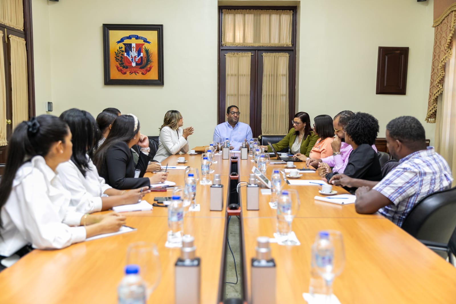 Gobierno realiza mesa de trabajo para reforzar acciones en materia de inclusión