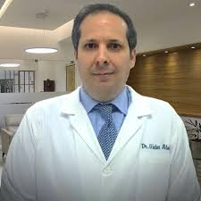 Nuevo Ministro de Salud Pública Víctor Atallah