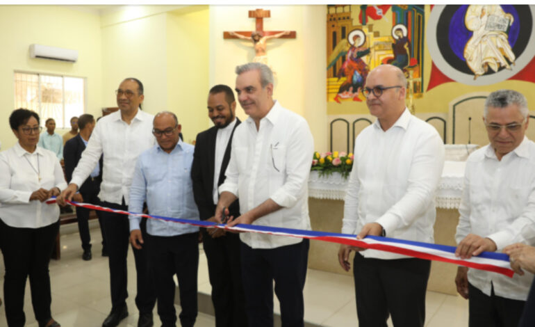 Abinader  inaugura Parroquia Santa María Madre de Dios
