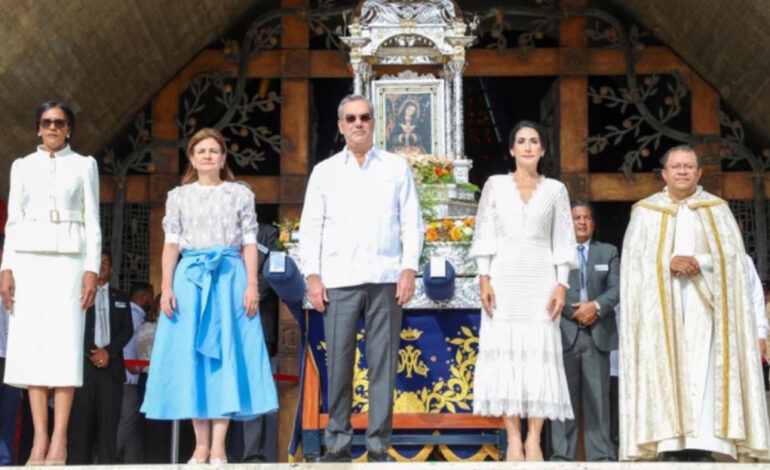 Presidente  asiste a Basílica en honor la Virgen de la Altagracia