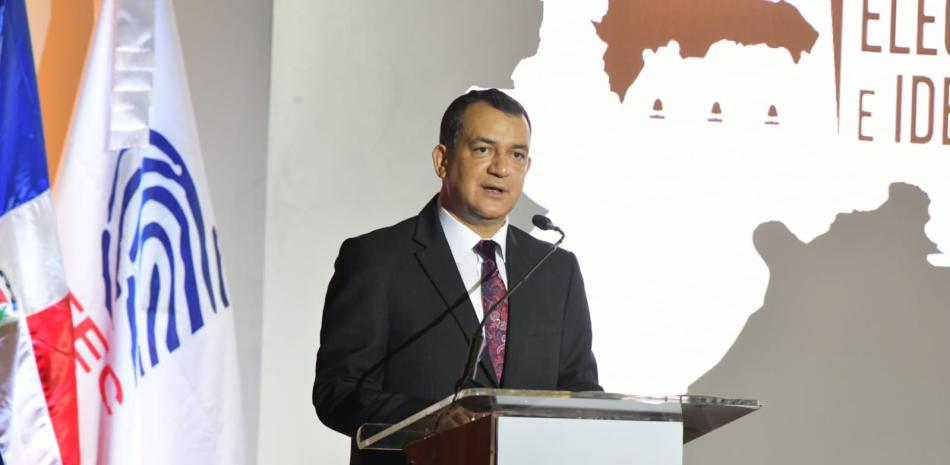 Presidente de la JCE reiteró que los equipos multifuncionales fueron entregados a CAPEL