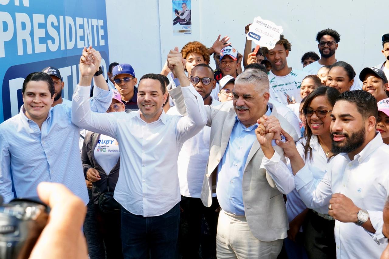 Miguel Vargas: “Es grato ver cómo la juventud dominicana se prepara para enfrentar desafíos”