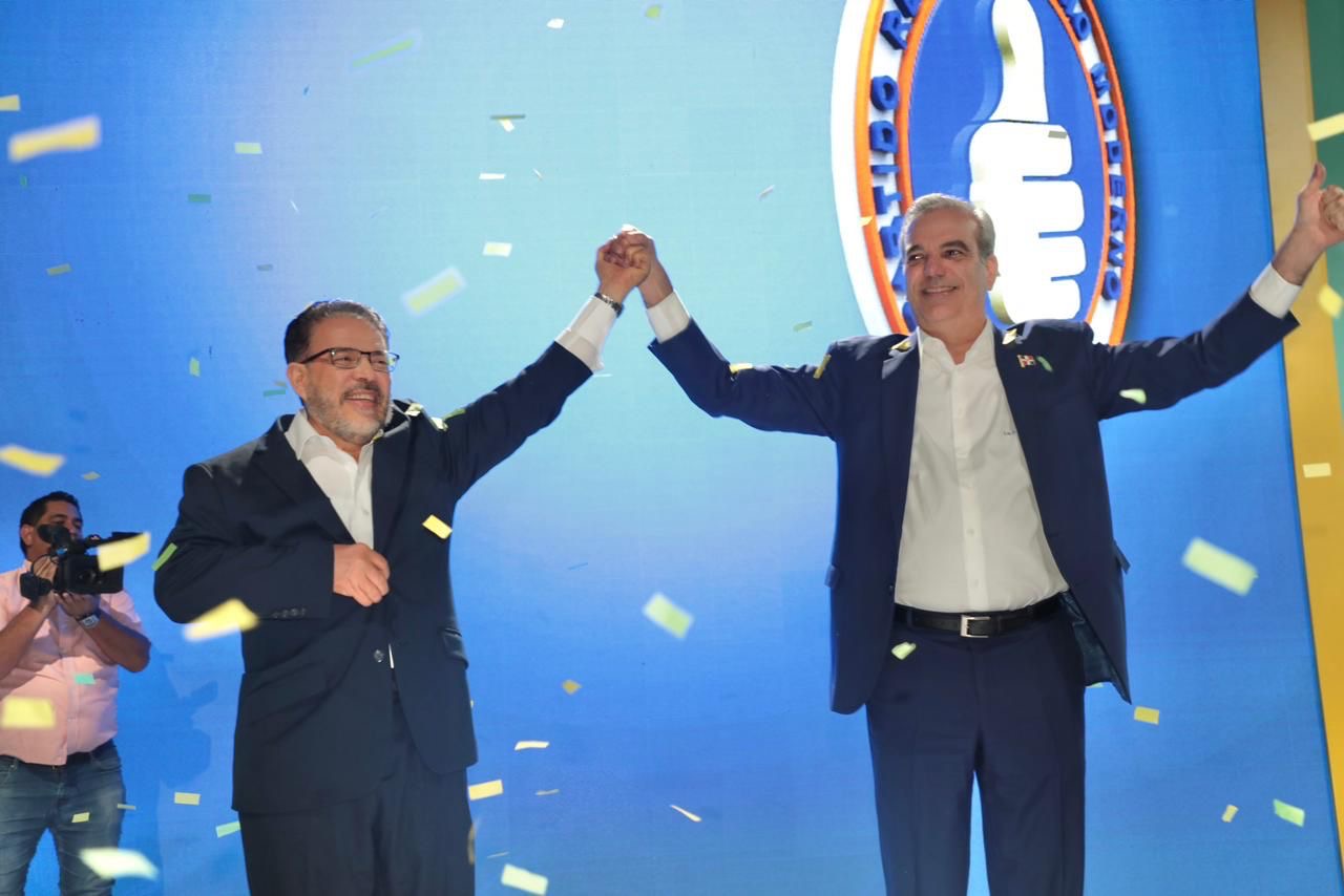 Partido Alianza Pais proclama  a Luis Abinader candidato presidencial 24/28