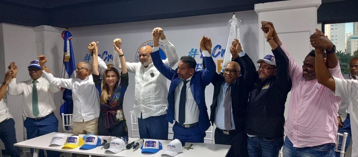 Comunicadores 8.0 oficializa respaldo a Carolina Mejía en acto donde asistieron decenas de comunicadores del DN y la alcaldesa.