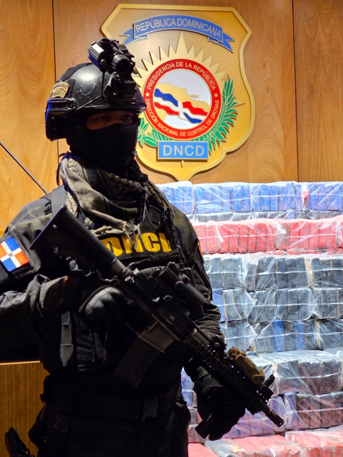 Continúan los golpes contra el narco,ahora en Peravia  incautan supuesta tonelada de drogas