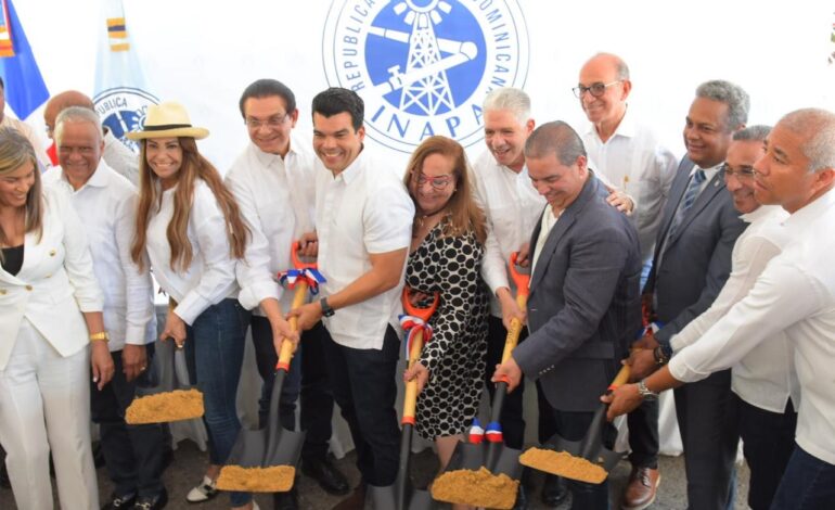 Wellington Arnaud deja iniciados los trabajos de construcción del alcantarillado sanitario de Licey al Medio (Las Palomas Arriba), provincia Santiago