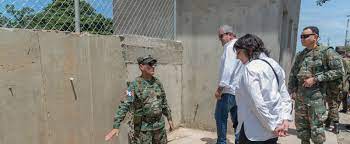 Ministro de Defensa recorre por tierra y supervisa frontera Pedernales y Dajabón