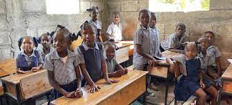 Haití, el lujo de ir a la escuela