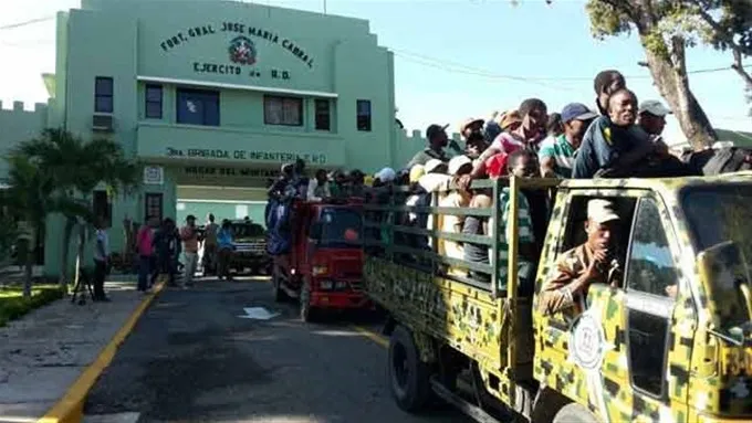 República Dominicana expulsa  377  haitianos que entraron de manera  ilegal