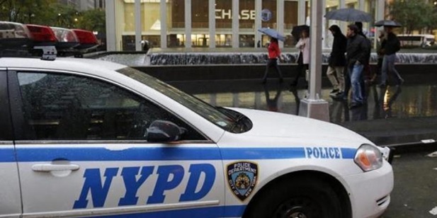 Federales advierten a policías NYC no estacionar patrullas en aceras y otras áreas