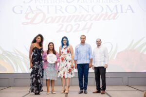 El ITSC gana en los Premios Nacionales de Gastronomía Dominicana 2024 4405333a c4eb 475c a8ab 92aec9f7cb18 300x200