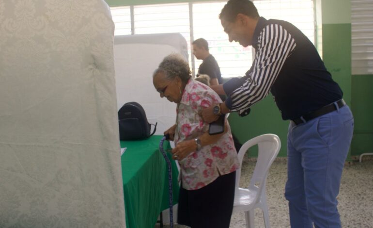 Pedro Jiménez realiza operativo médico en Cristo Rey