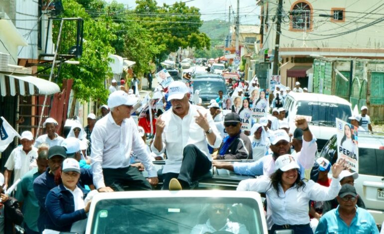 Miguel Vargas llama azuanos a votar por candidatos PRD y Alianza Opositora