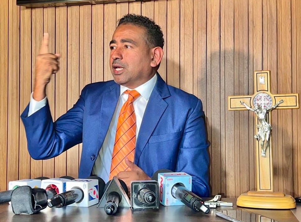 Comunicadores 8.0 felicita triunfo contundente de Luis Abinader y P.R.M.