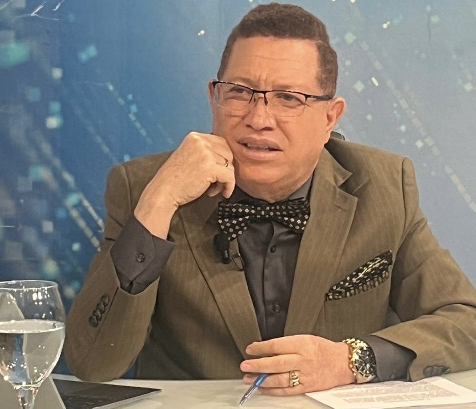 Programa Agenda Semanal celebra 26 años ininterrumpidos en la televisión nacional