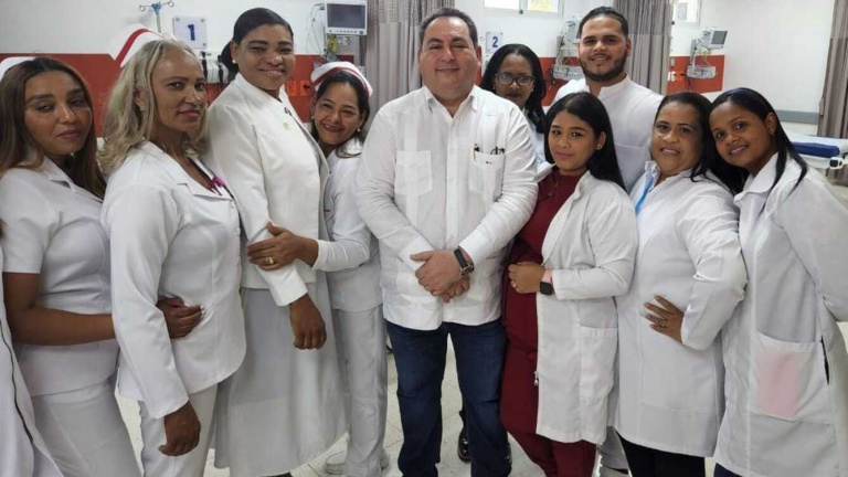 Más de 20,000 enfermeras y enfermeros cuidan los pacientes de la Red Pública de Salud