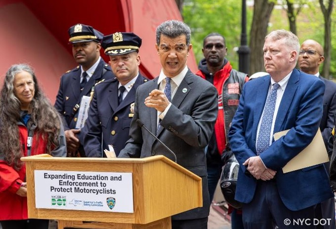 DOT y la Policía NY trabajarán en conjunto para controlar uso indebido de motocicletas