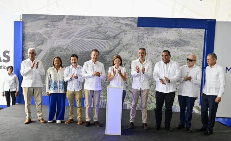 Vicepresidenta encabeza apertura parque fotovoltaico La Victoria