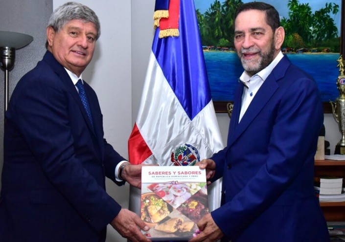 Presidente USIL valora Convenio de Entendimiento firmado con el Consulado Dominicano-NY