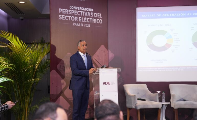 Ministro Santos afirma proyecciones al 2025 confirman diversificación energética
