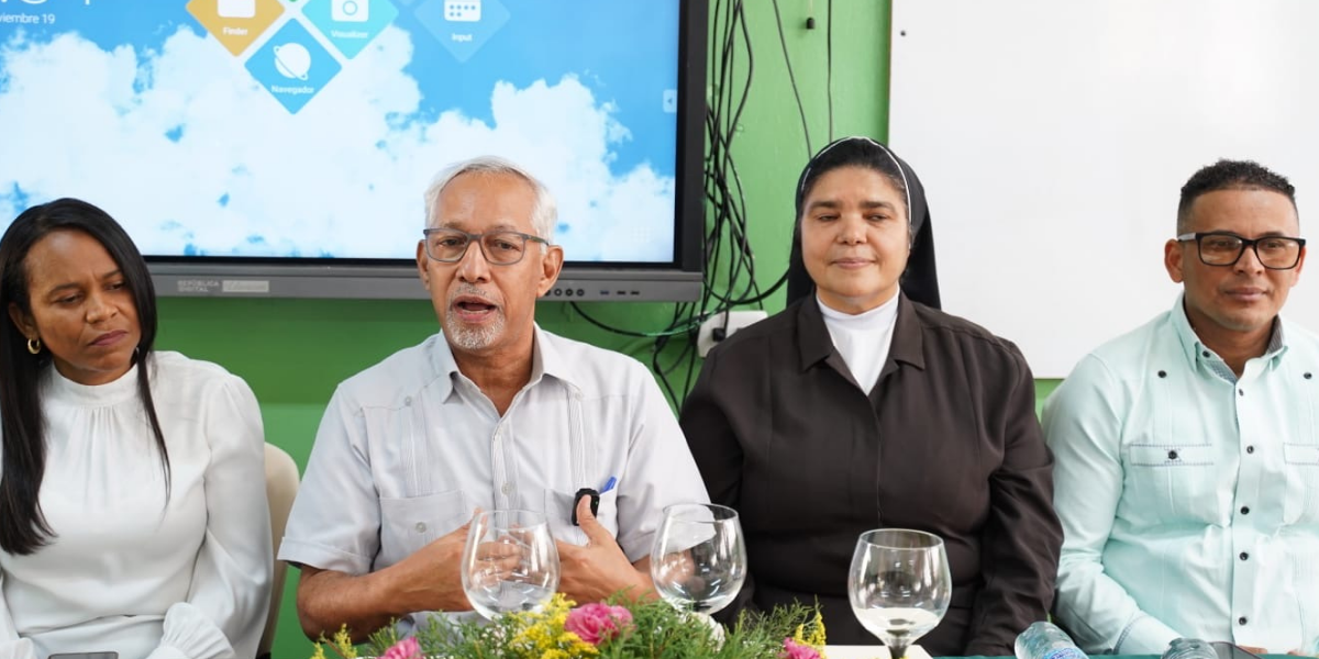 Ministro de Educación revela escuela necesita mas acercamiento con la familia