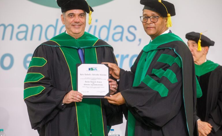 Presidente Abinader recibe Honoris Causa