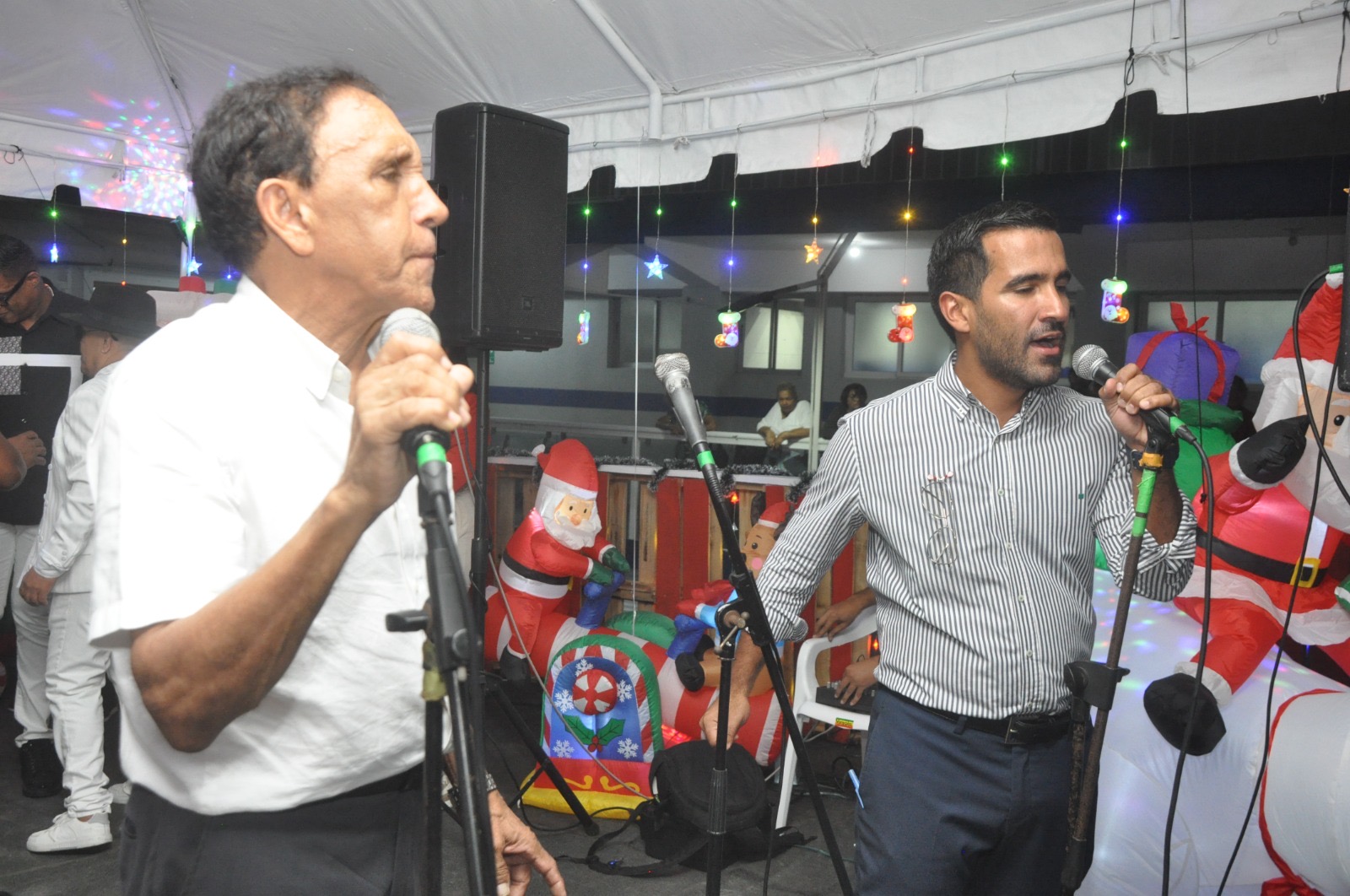 Dr. Cruz Jiminián da bienevenida a la Navidad con actividad en Cristo Rey