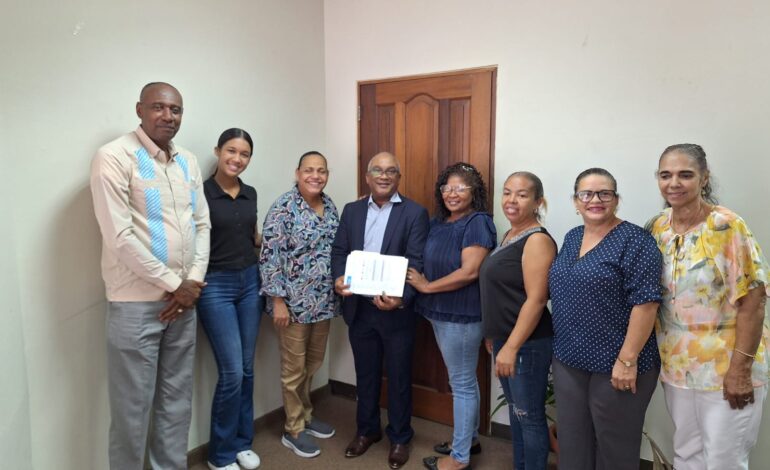 IPPP entrega regalía y da vacaciones colectivas a personal