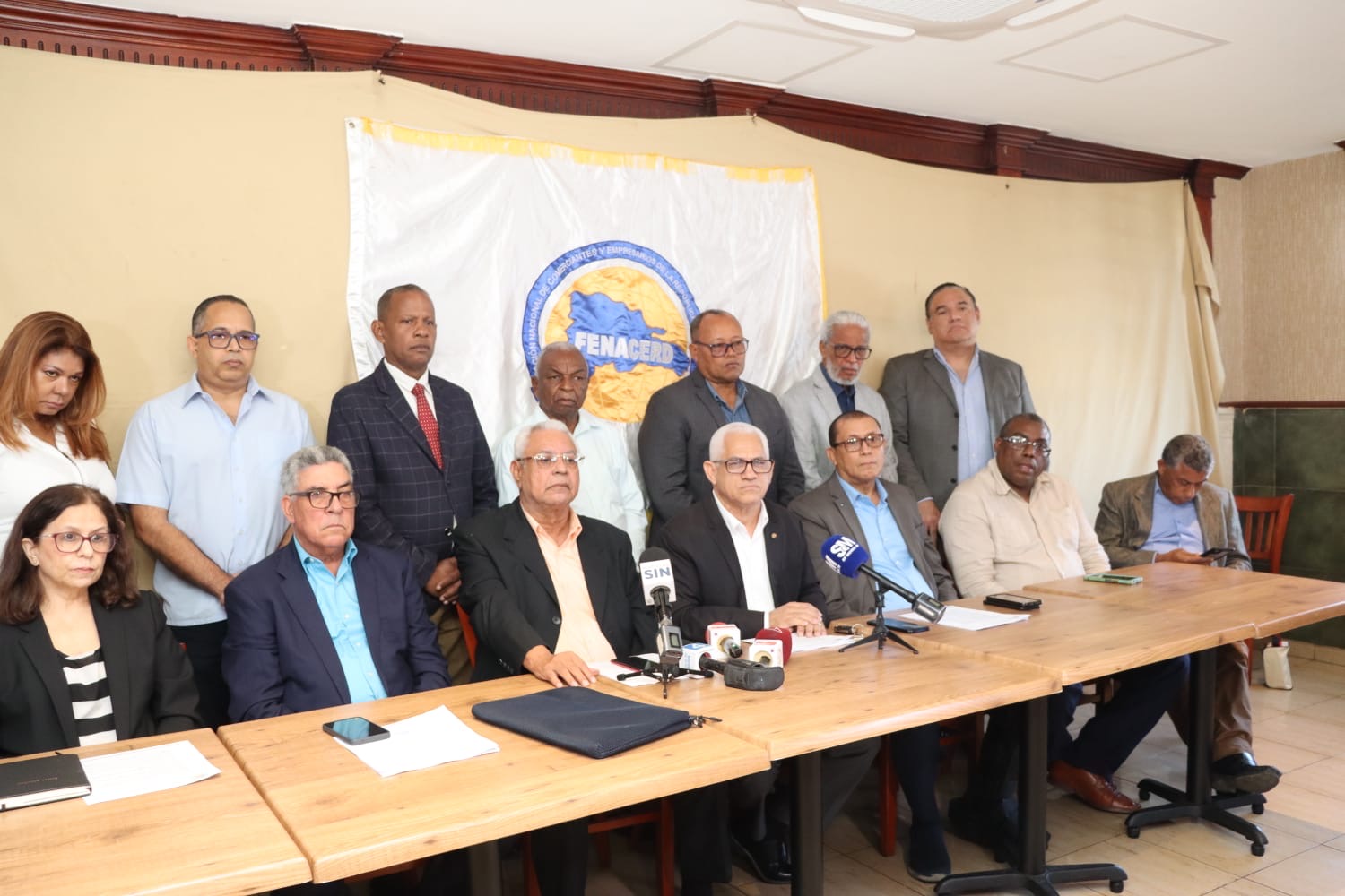 Federación Nacional de Comerciantes y Empresarios (FENACERD) denucia falsas declaraciones a su nombre