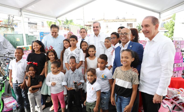 Presidente Abinader participa por segundo año consecutivo en aguinaldo navideño de la Fundación Cruz Jiminián