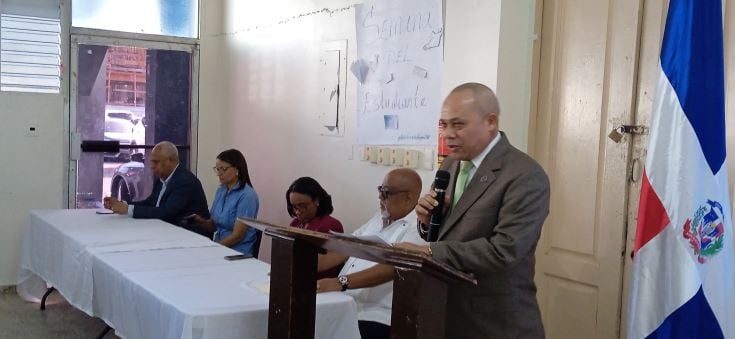 Realizan conversatorio sobre la Independencia Nacional