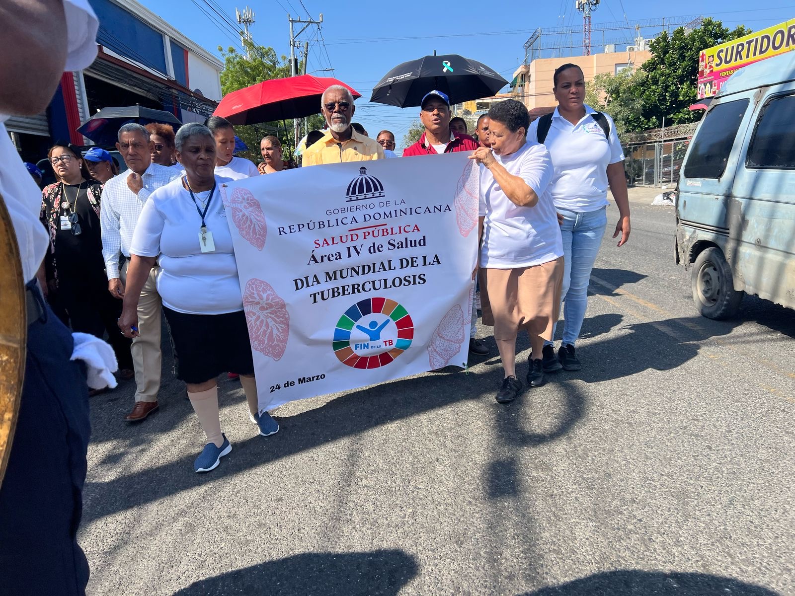 Director del Área IV de Salud encabeza caminata de orientación para la prevención de la Tuberculosis
