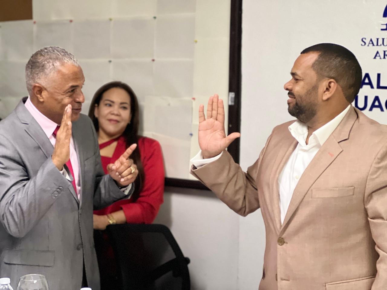 Doctor Joan Bazán fue juramentado como nuevo director del Área VI de Salud