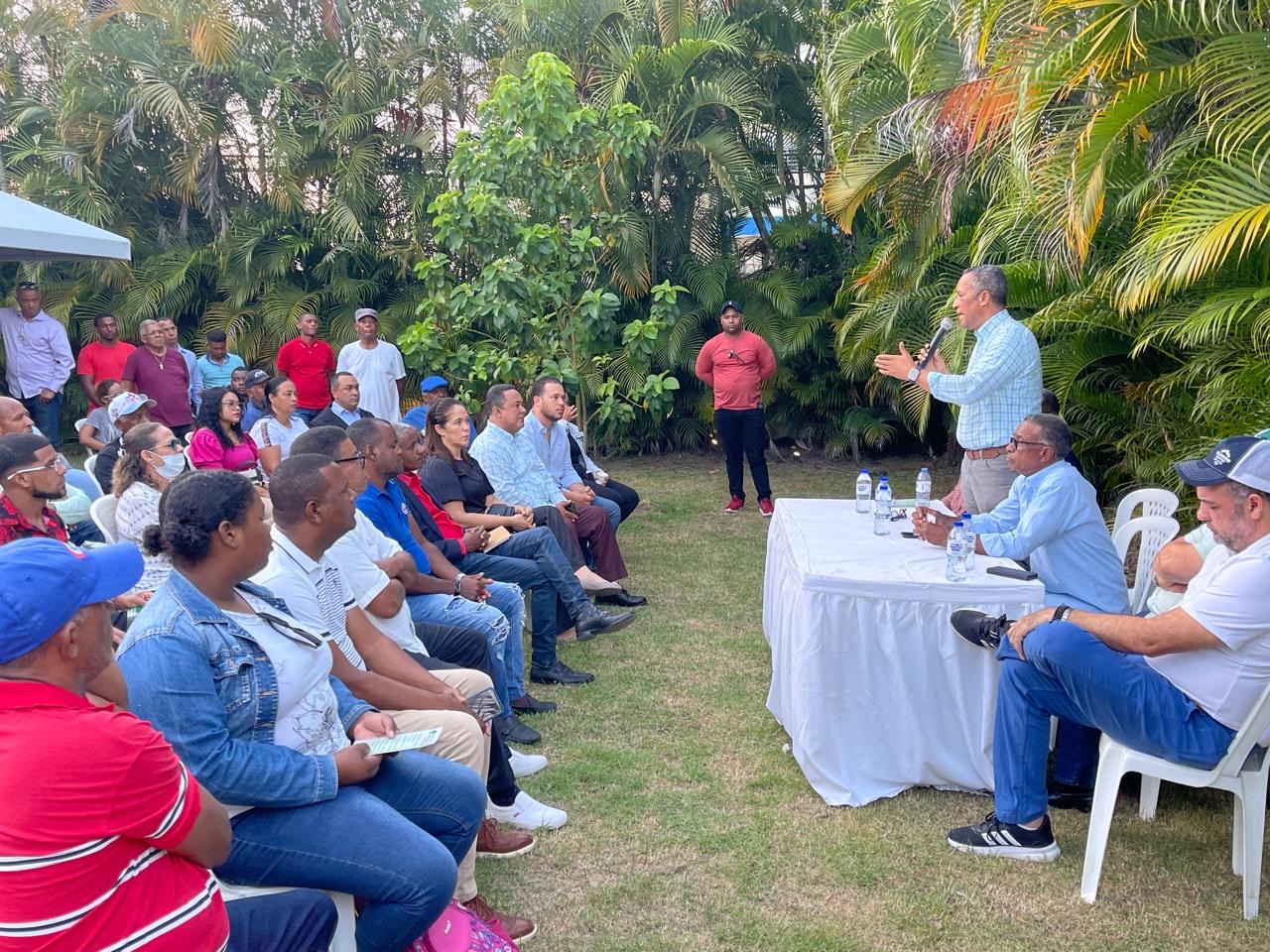 Dionis crea tsunami Cibao Central para alcanzar secretaría general FP