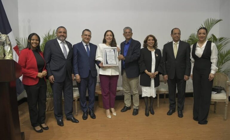 Entidades de Santiago otorgan reconocimiento a miembro titular de la JCE, Hirayda Fernández Guzmán