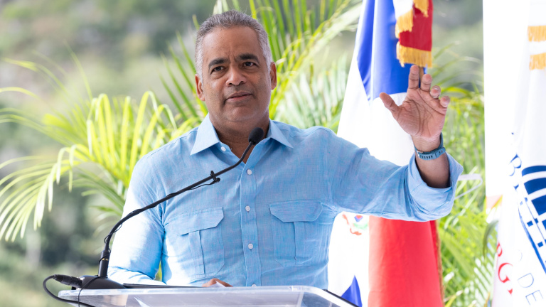 .Ministro Joel Santos pondera el desarrollo del sistema eléctrico dominicano