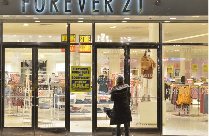 Cientos de dominicanos en EUA perderán sus trabajos por cierre 350 tiendas Forever 21