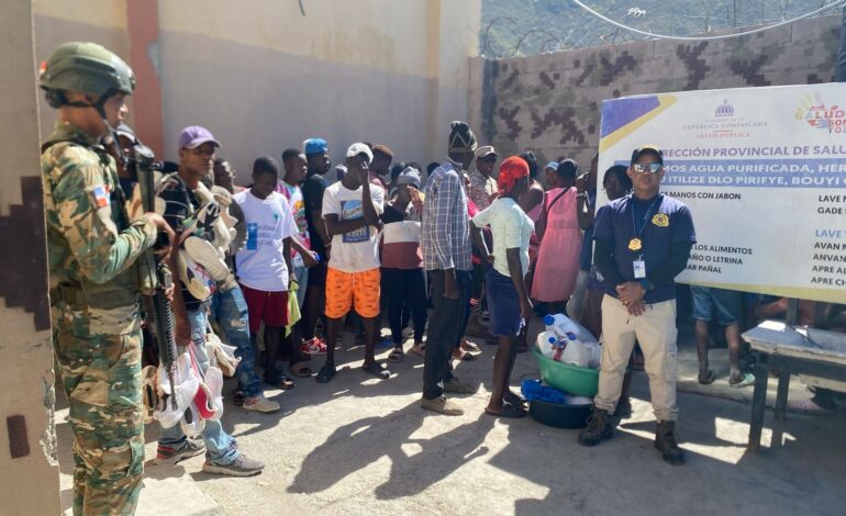 La DGM repatría 322 haitianos indocumentados detenidos en operativos en la región fronteriza