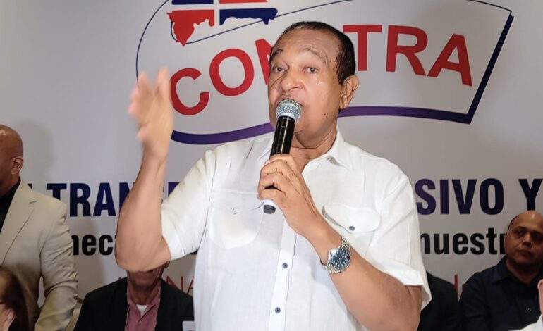 Conatra reclama a gobierno incluir a transportista de Santiago en proyecto