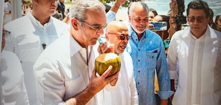 Presidente Abinader inaugura Malecón de Haina