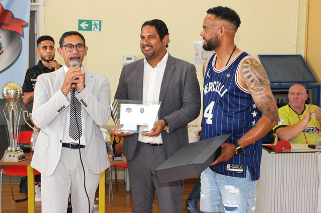 Antonio Gómez Peña recibe reconocimiento en Italia por su labor destacada en el exterior