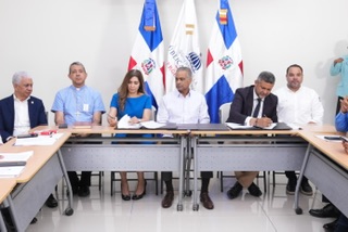 Gobierno, comunitarios y Barrick Pueblo Viejo llegan a acuerdo reasentamiento construcción presa de colas