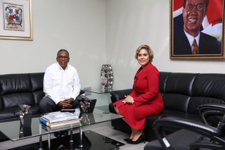 Presidenta de ProCompetencia reconoce a Comedores Económicos