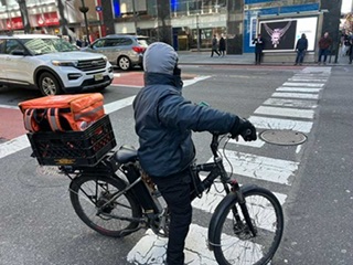 Conductores bicicletas eléctricas en NYC podrían caer en mano Inmigración