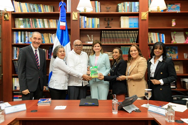 Raquel Peña y las memorias de Salcedo en Coopunión