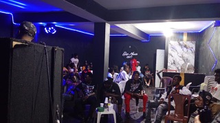 DGM detiene 27 extranjeros indocumentados sorprendidos en fiesta clandestina en Jarabacoa