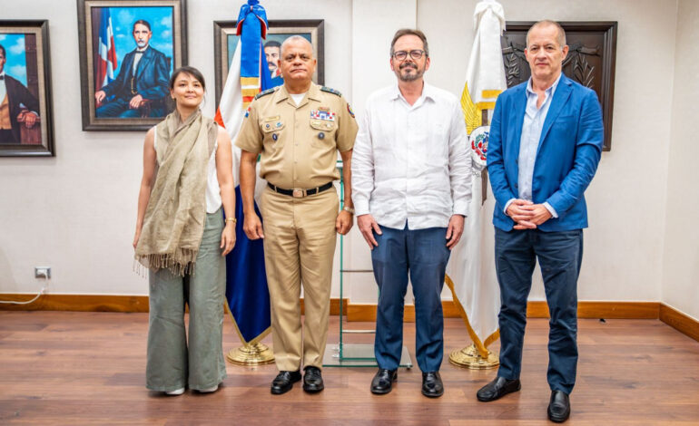 Ministerio de Defensa destaca importancia de reunión con representante especial de la ONU para Haití